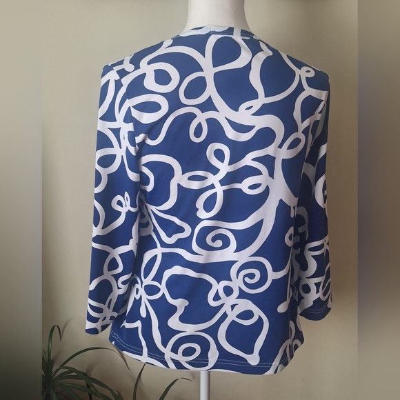 Barbara Gerwit Resort Wear Stretch Top Blue White Swirl 3/4 Long Sleeve Shirt - Picture 6 of 7
